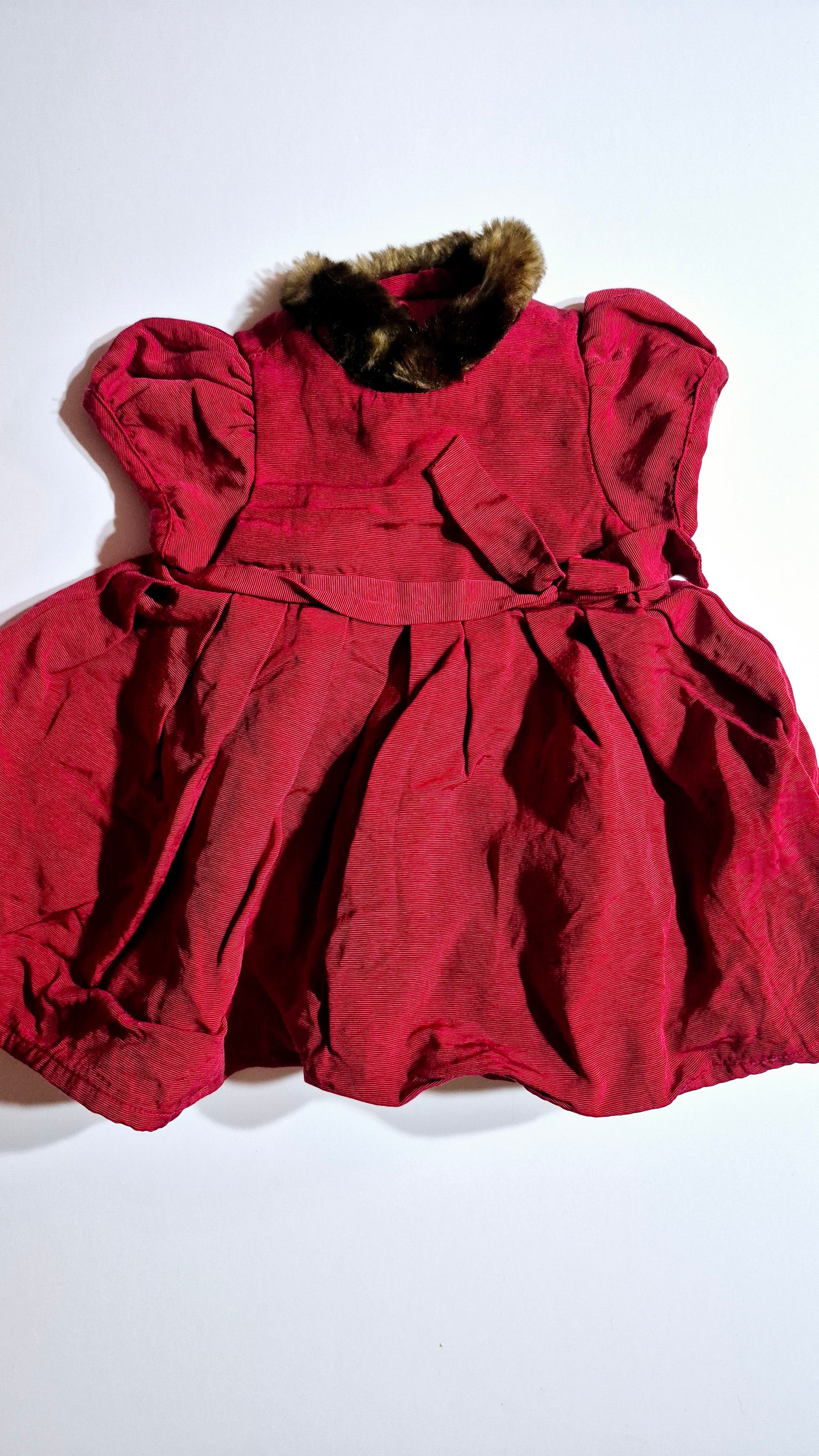 Robe 6-9 mois Children's Place (Collet ce retire)