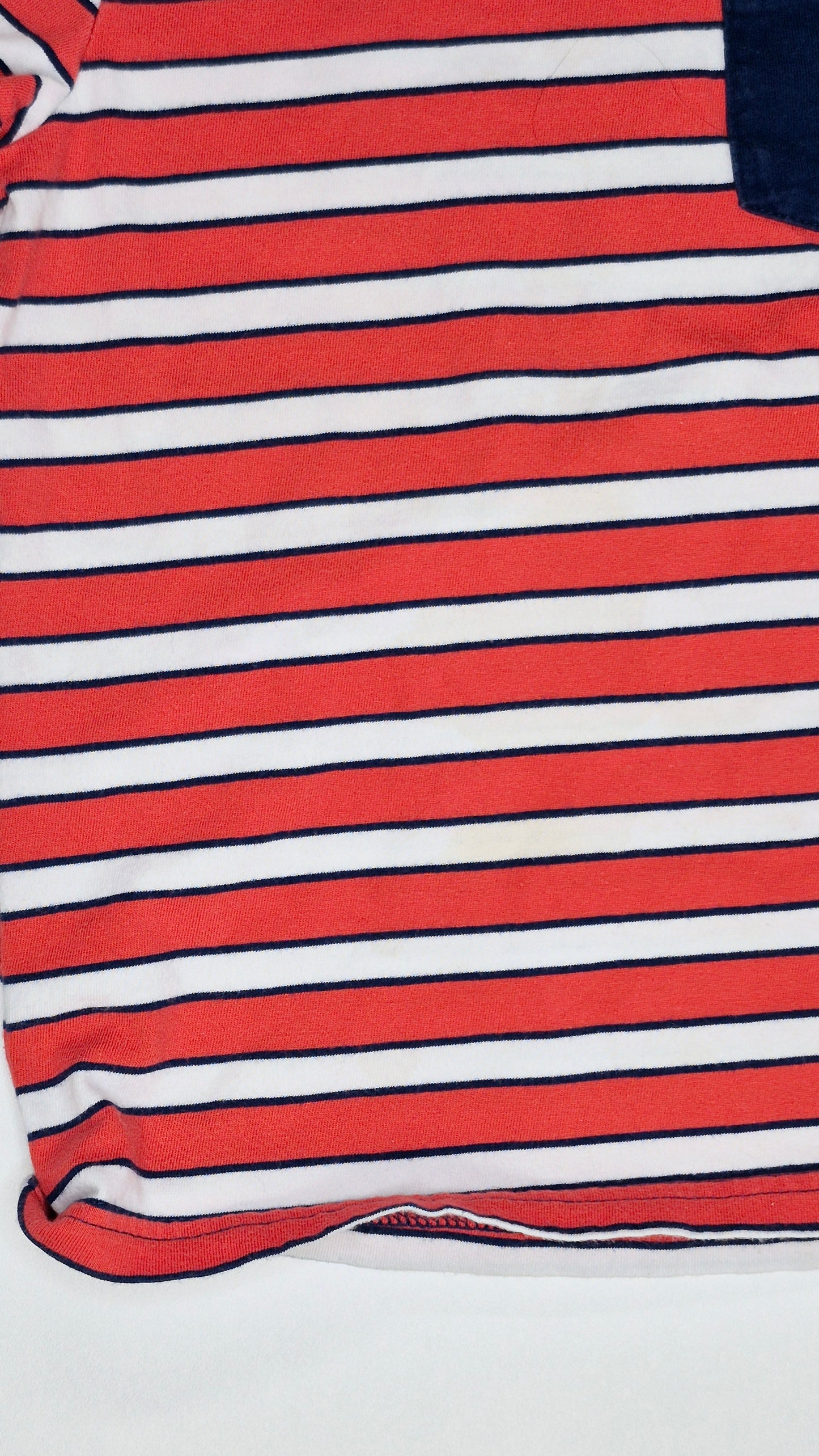 Chandail 6T Carter's (Imparfait léger voir photo)