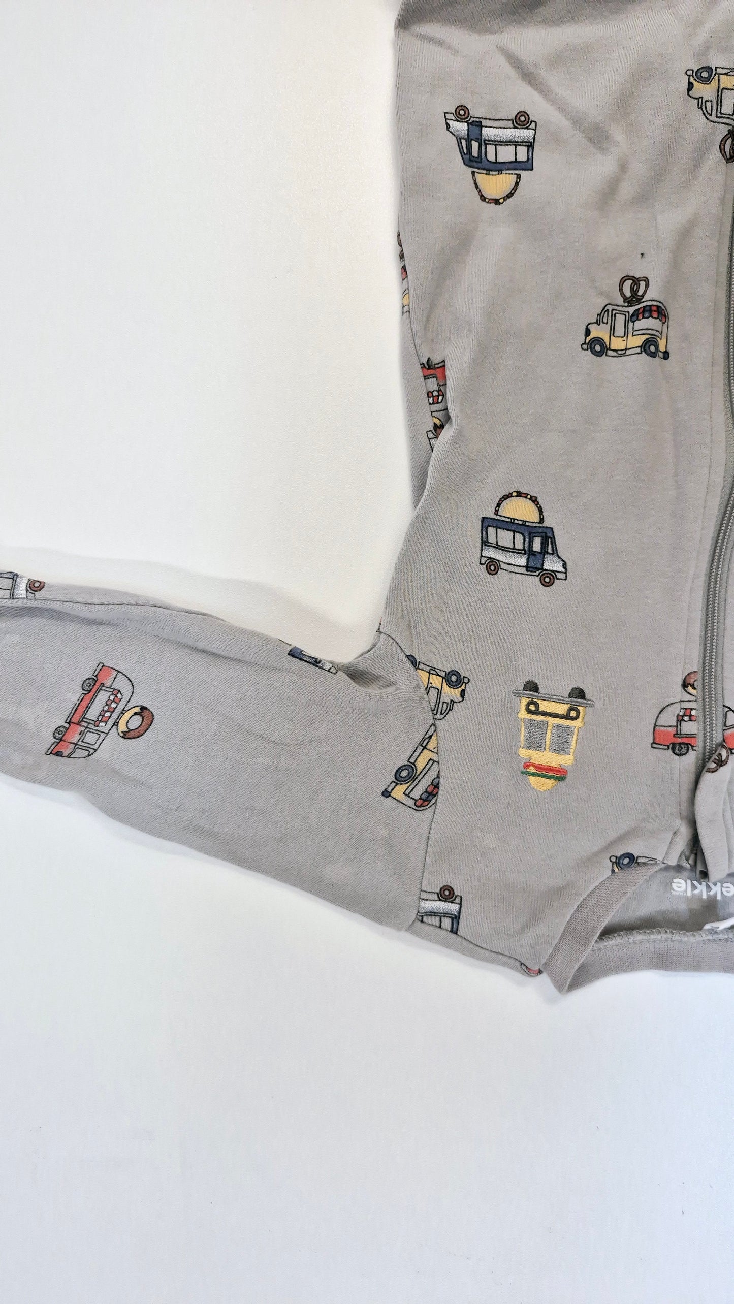 Pyjama 6 mois Pekkle (Imparfait pâle voir photo)