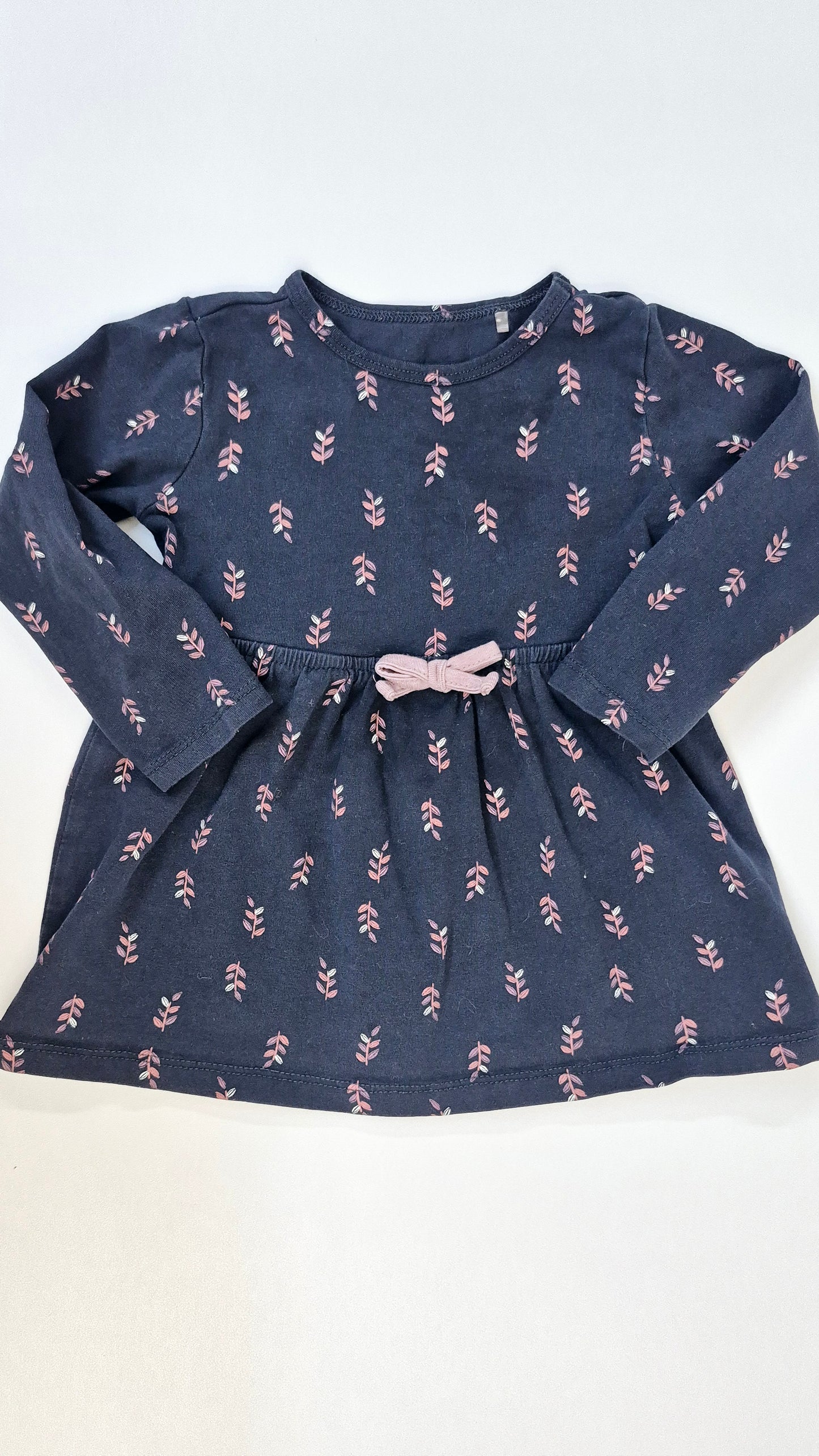 Robe 18 mois Tag (Imparfait voir photo tache dans le haut)