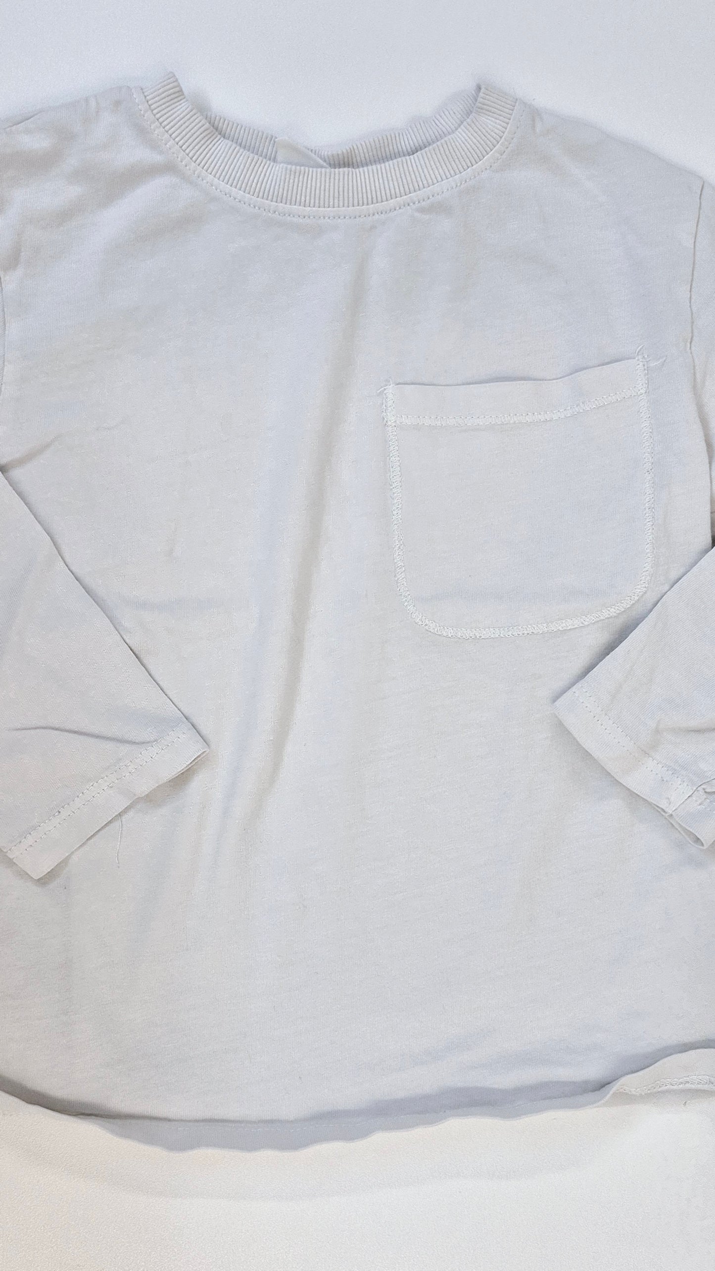 Chandail 3-4T Zara (Imparfait voir photo)