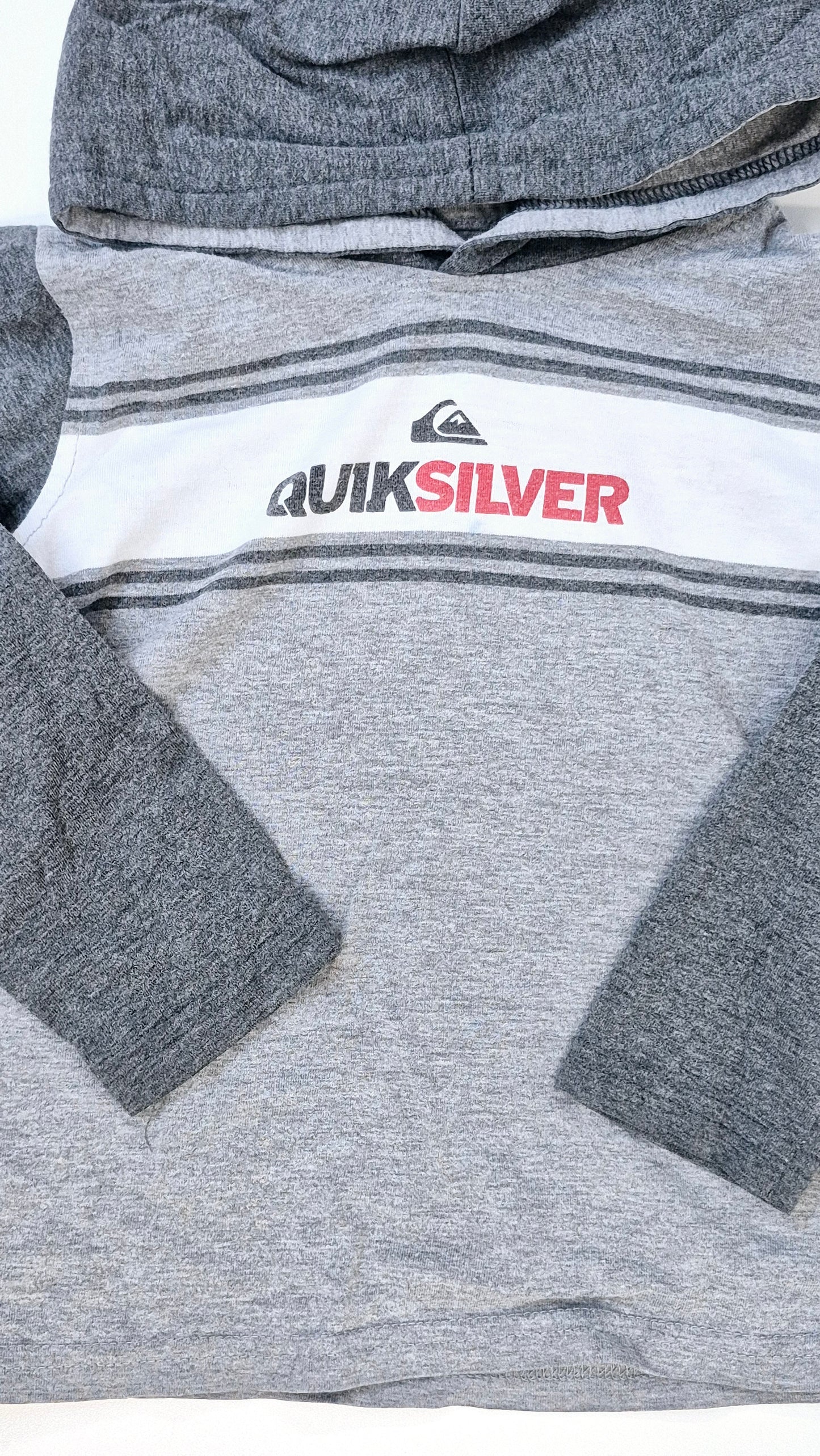 Chandail 4T Quicksilver (Imparfait voir photo)