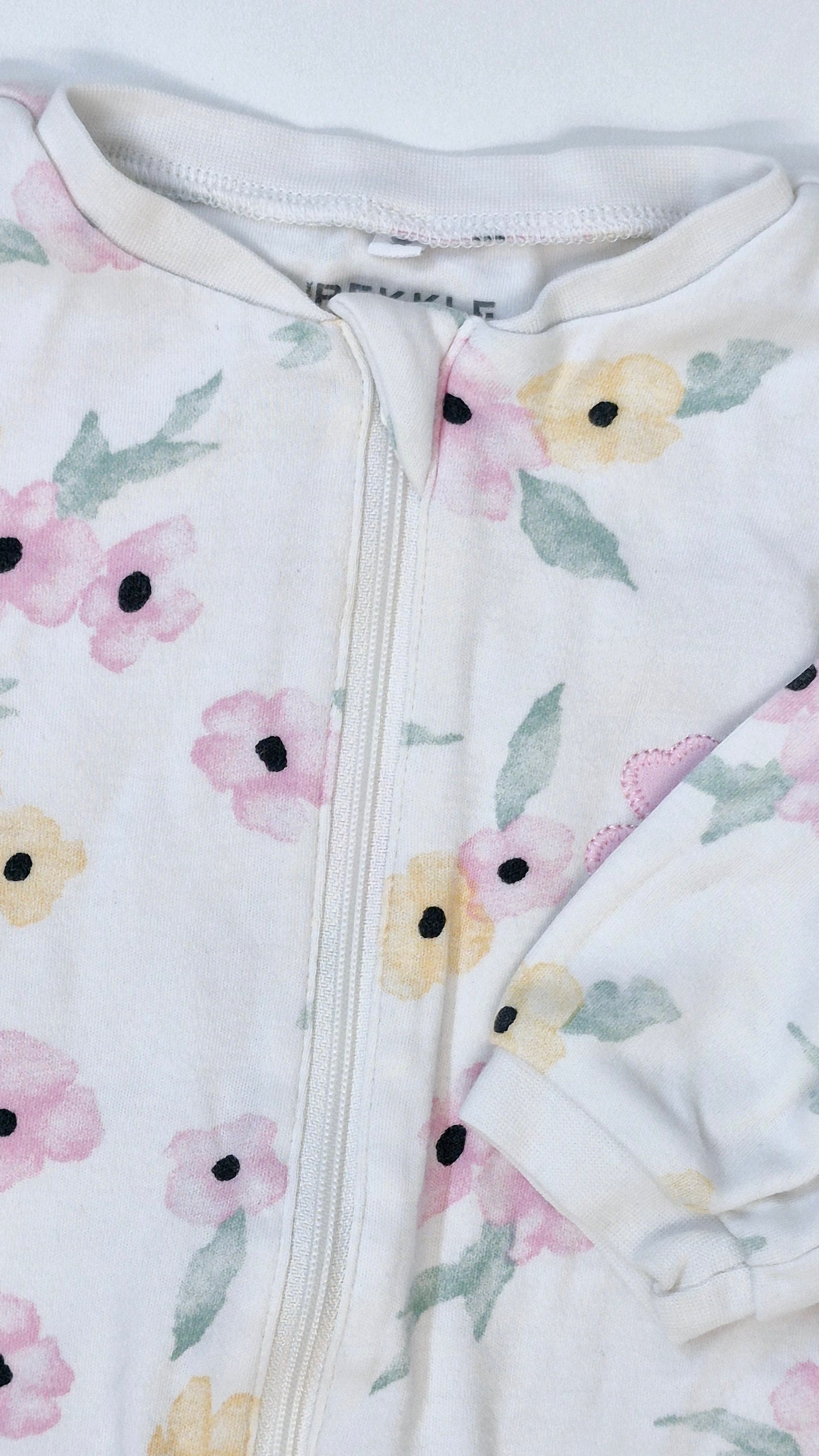 Pyjama 9 mois Pekkle (Imparfait léger voir photo)