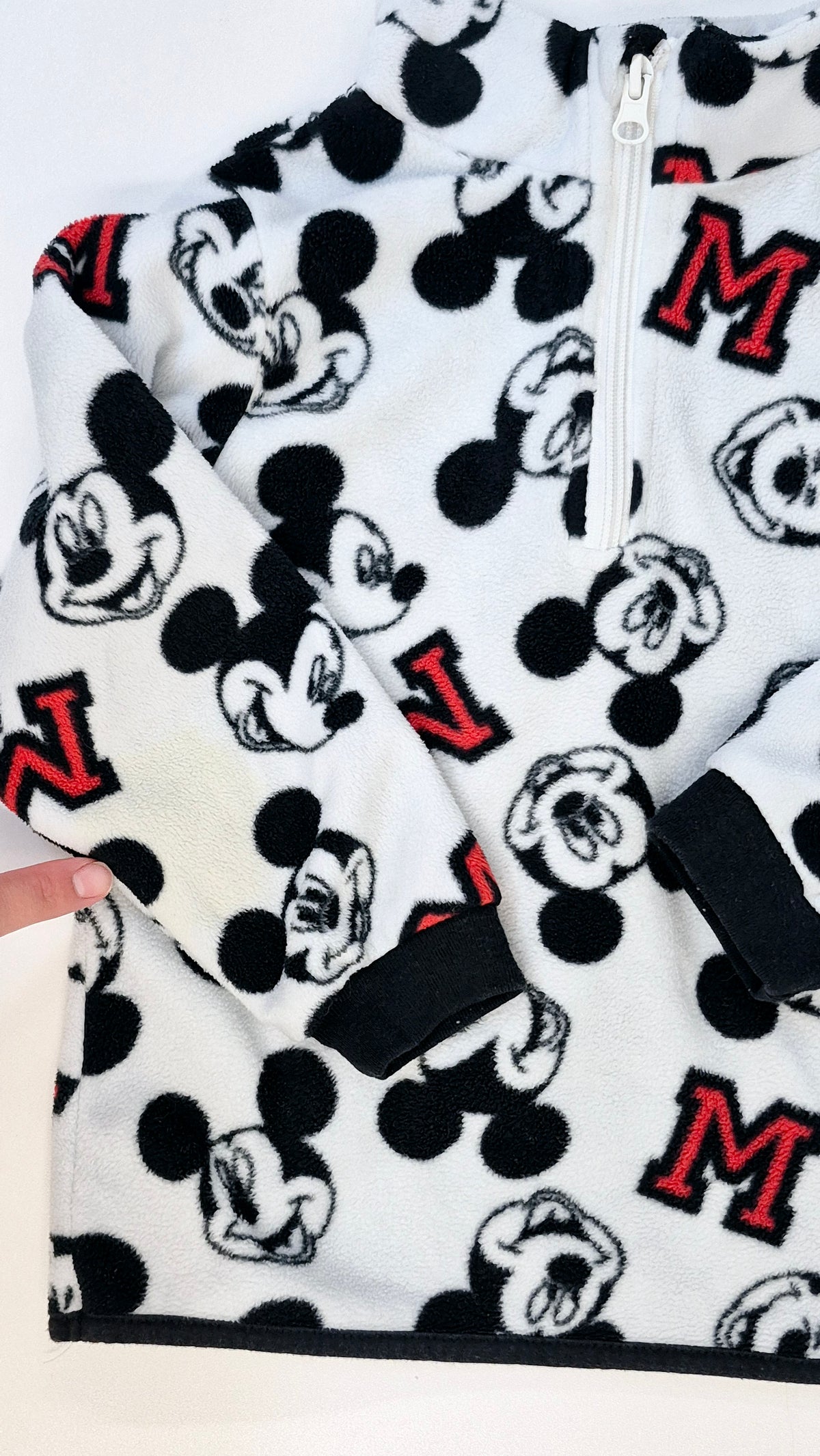 Veste 4T Disney (Imparfait tache sur une manche)