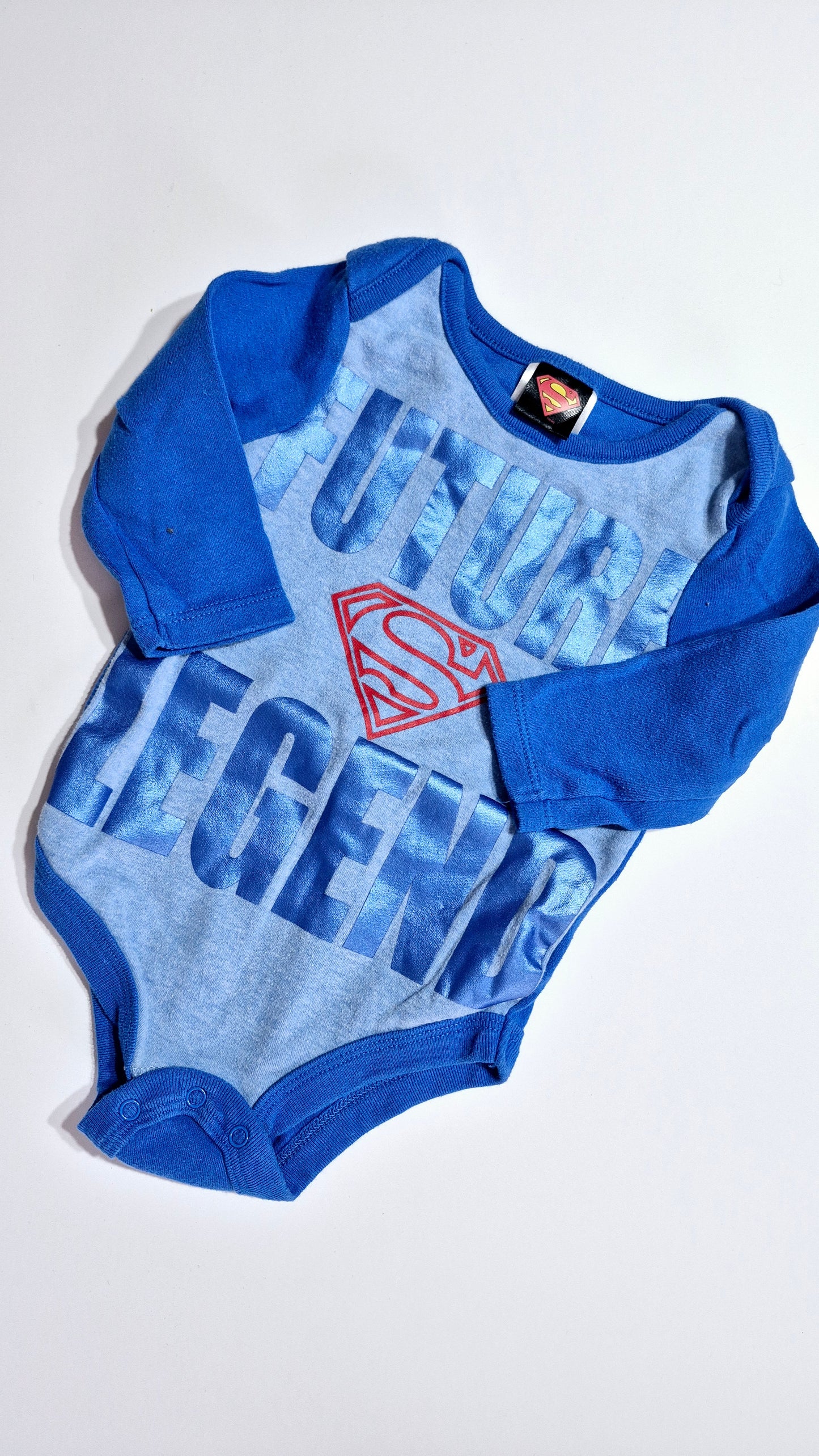 Cache Couche 3-6 mois Superman