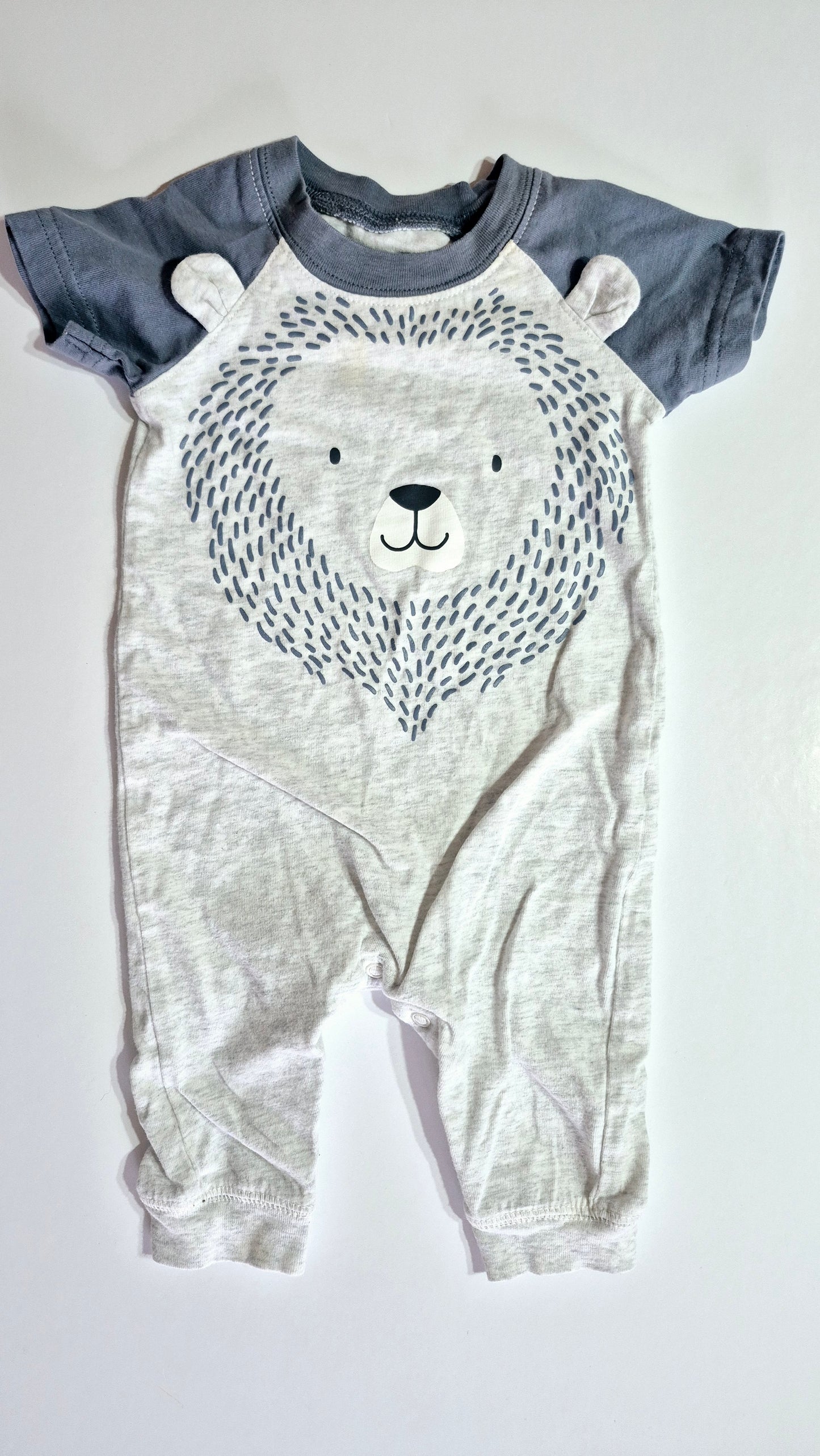 Une Pièce 3-6 mois Carter's (Imparfait voir photo)