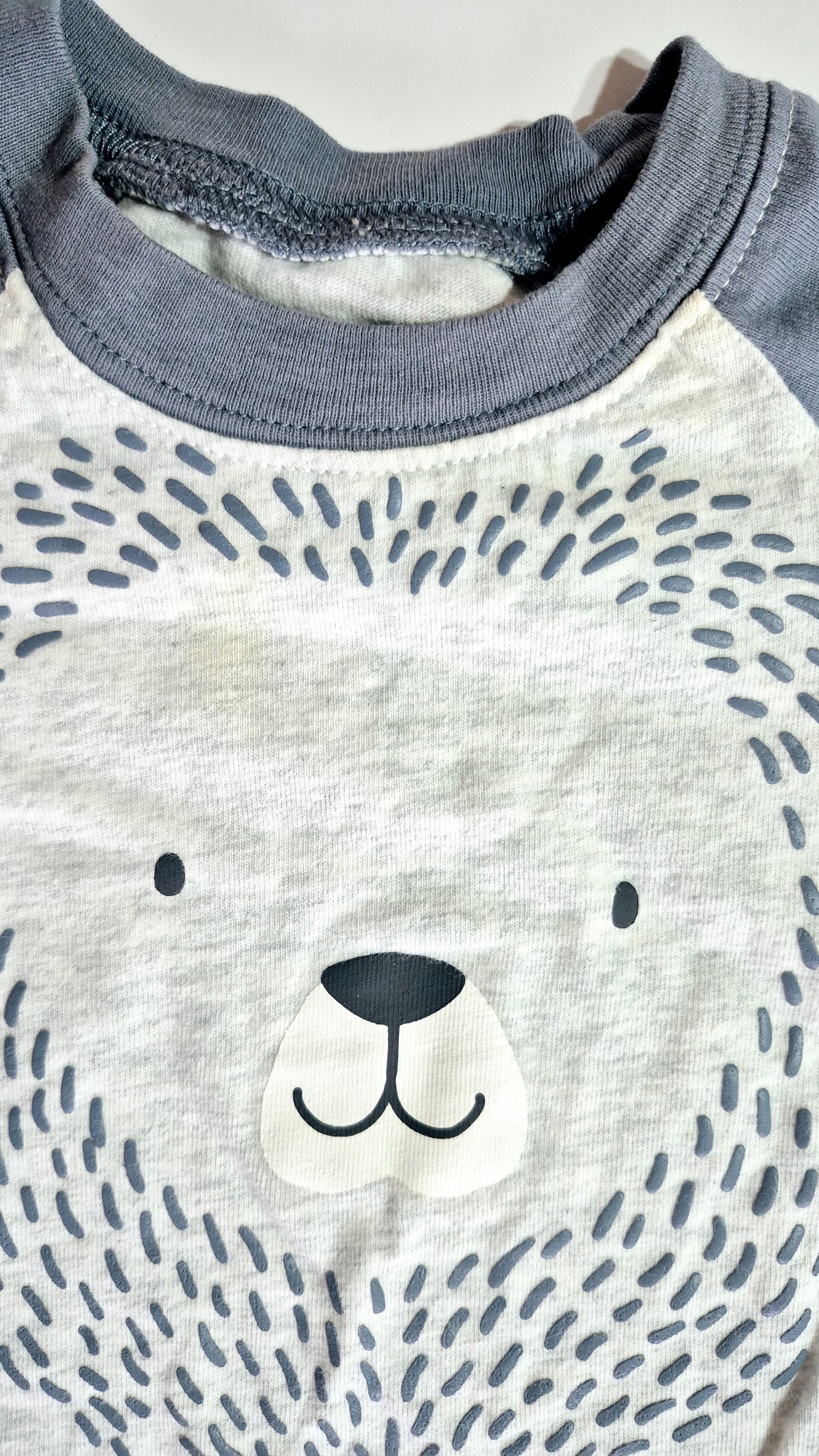 Une Pièce 3-6 mois Carter's (Imparfait voir photo)