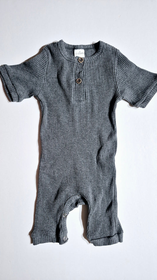 Une Pièce 12-18 mois