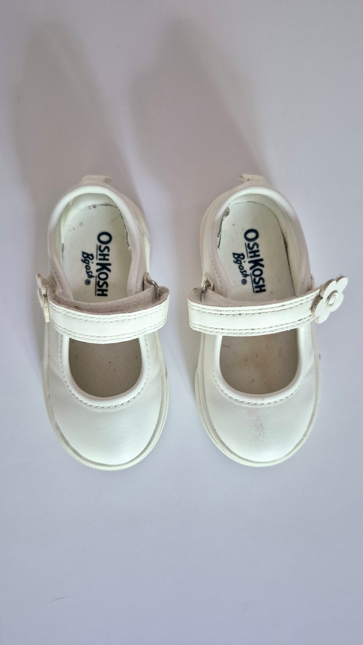 OshKosh Pointure 5M (20 eur)