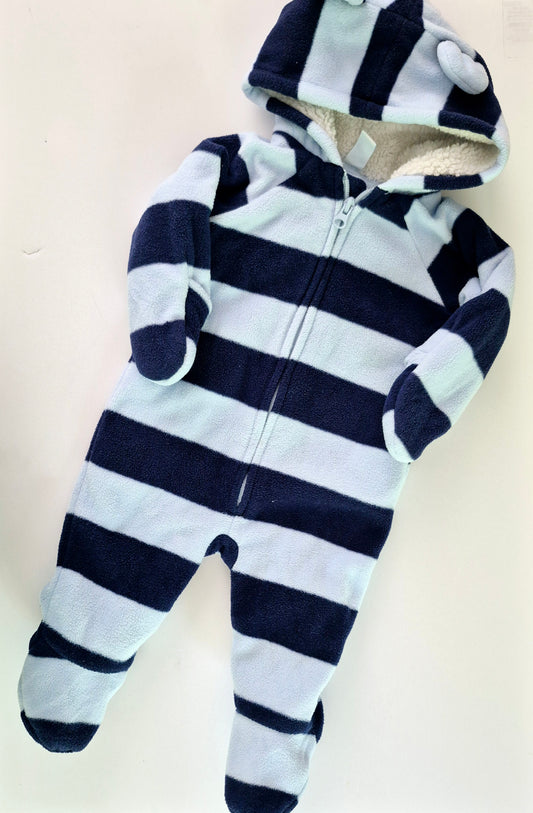 Une Pièce 3-6 mois Old Navy (Très Chaud)