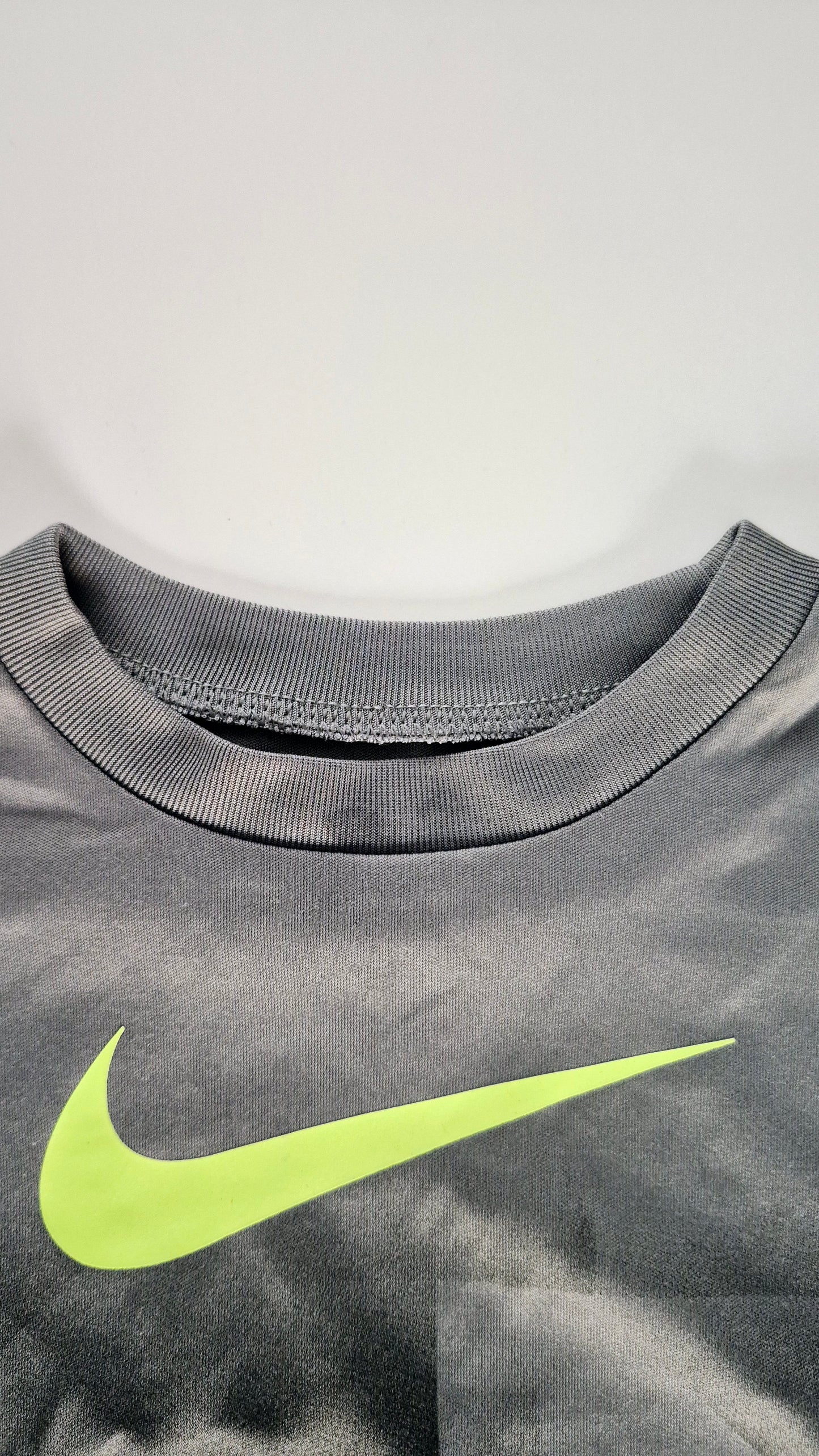 Chandail 12 mois Nike (Imparfait voir photo)