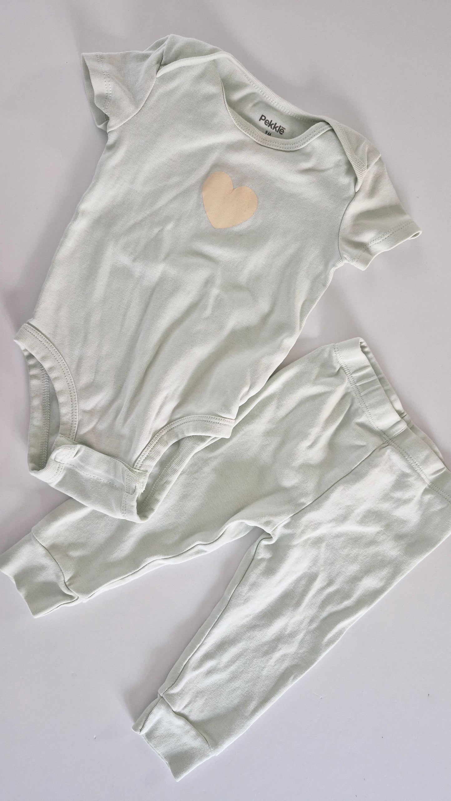 Ensemble 9 mois Pekkle (Imparfait voir photo)