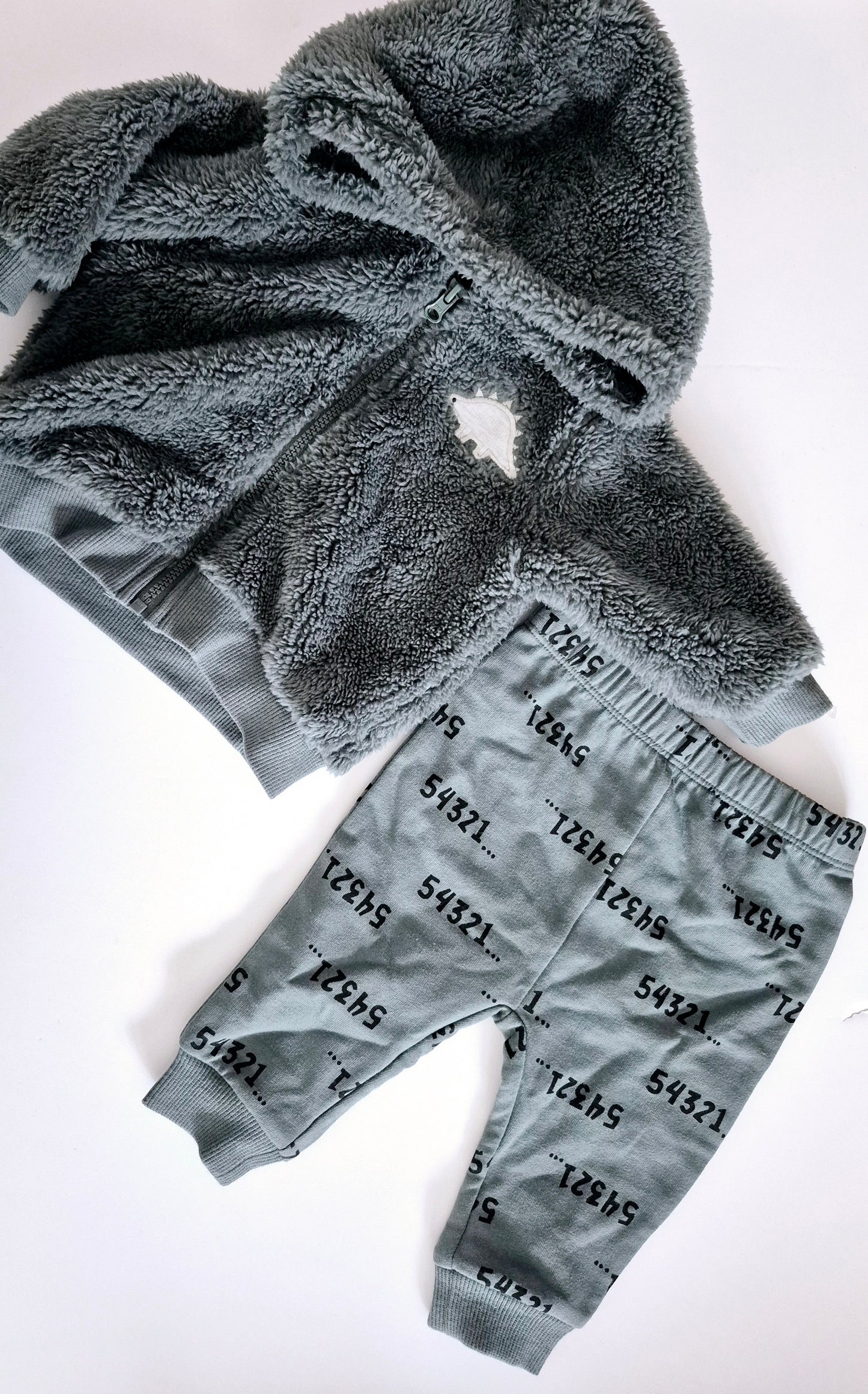 Ensemble 3 mois PLBaby Neuf