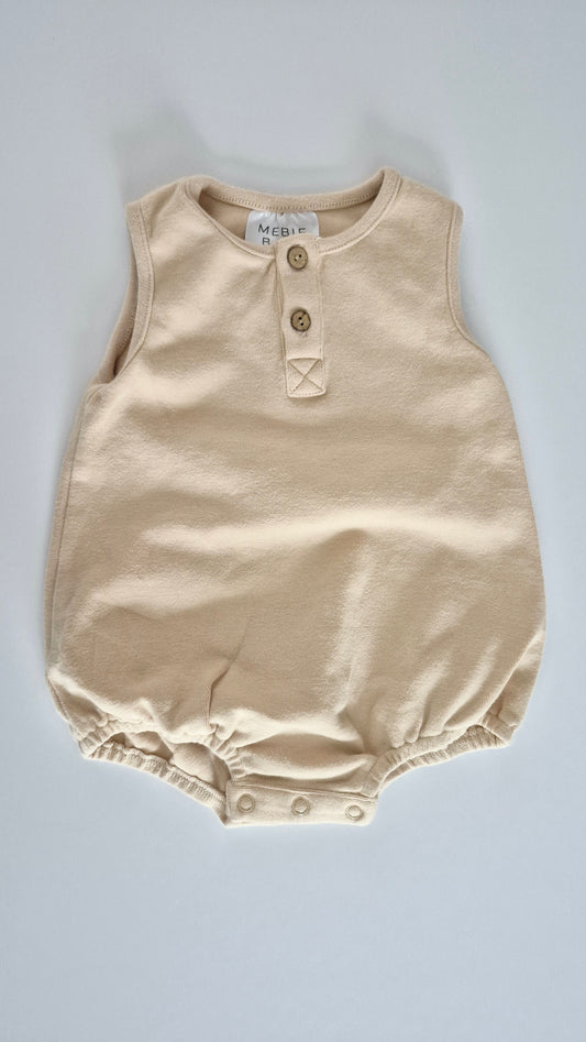 Une Pièce 6-12 mois