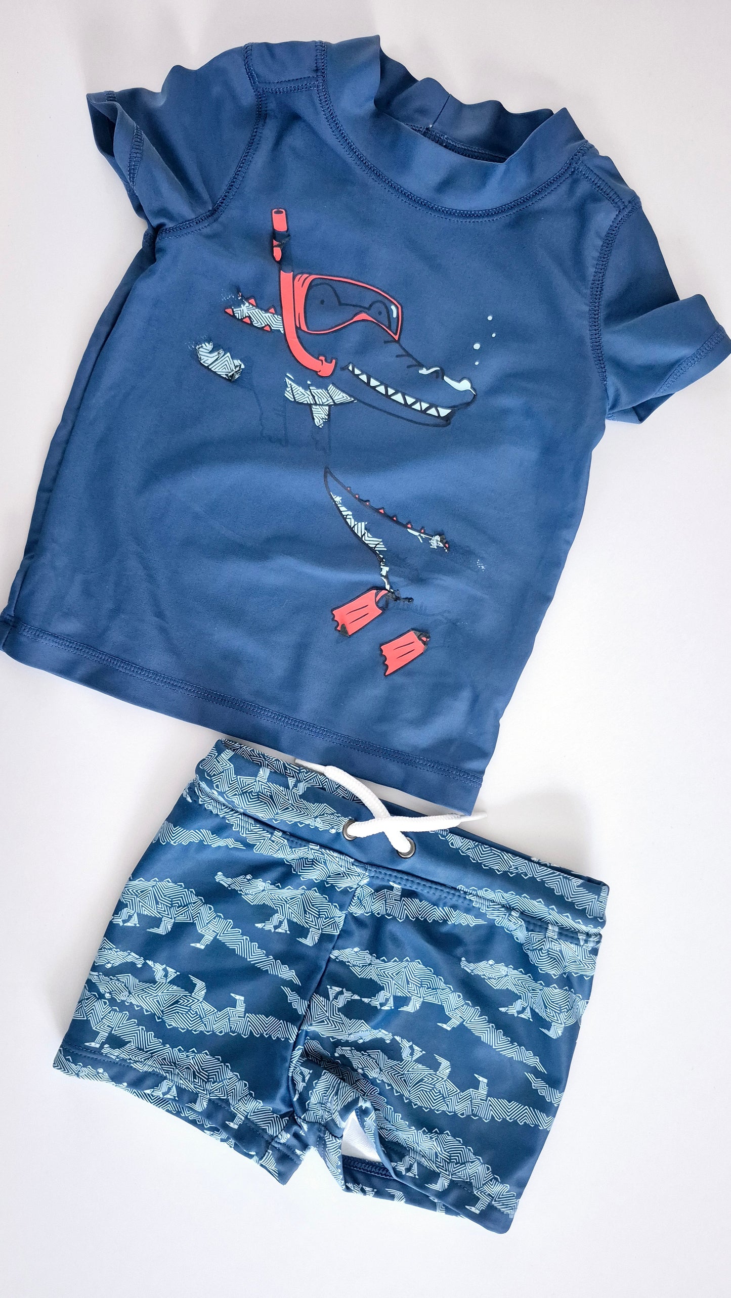 Maillot De Bain 9 mois Carter's (Imparfait dessin)