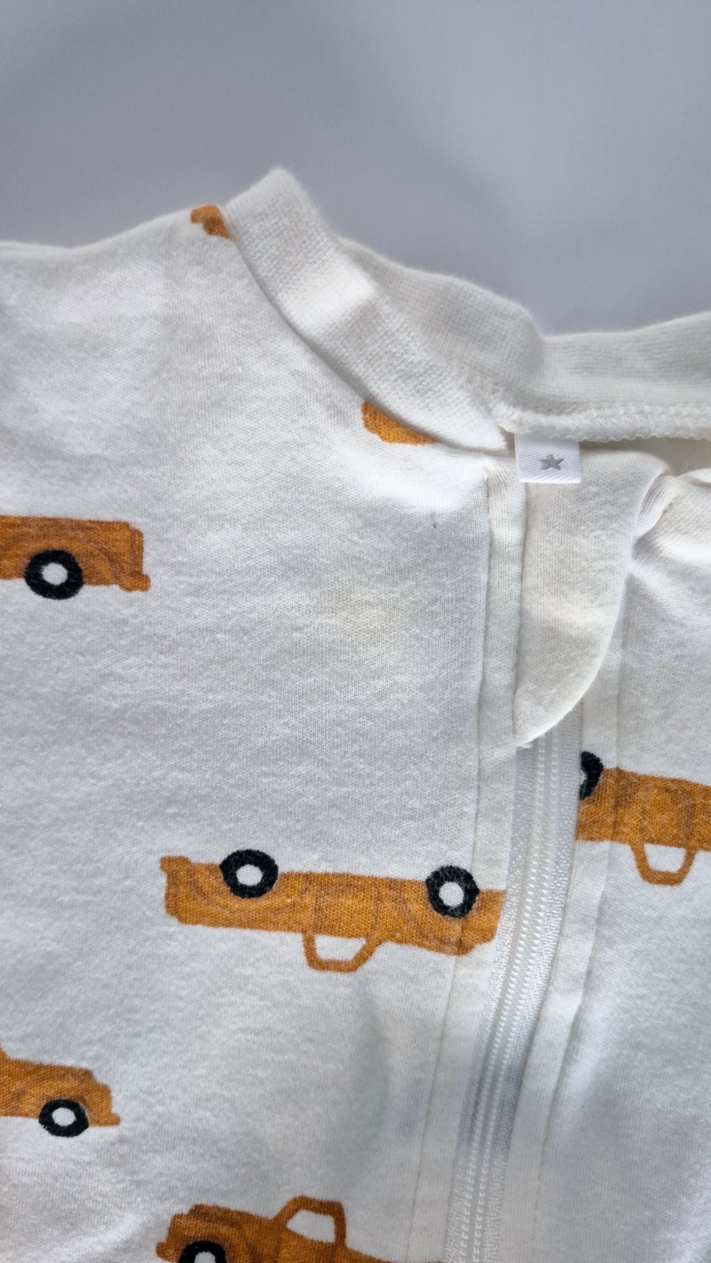 Pyjama 9 mois Pekkle (Imparfait léger voir photo)