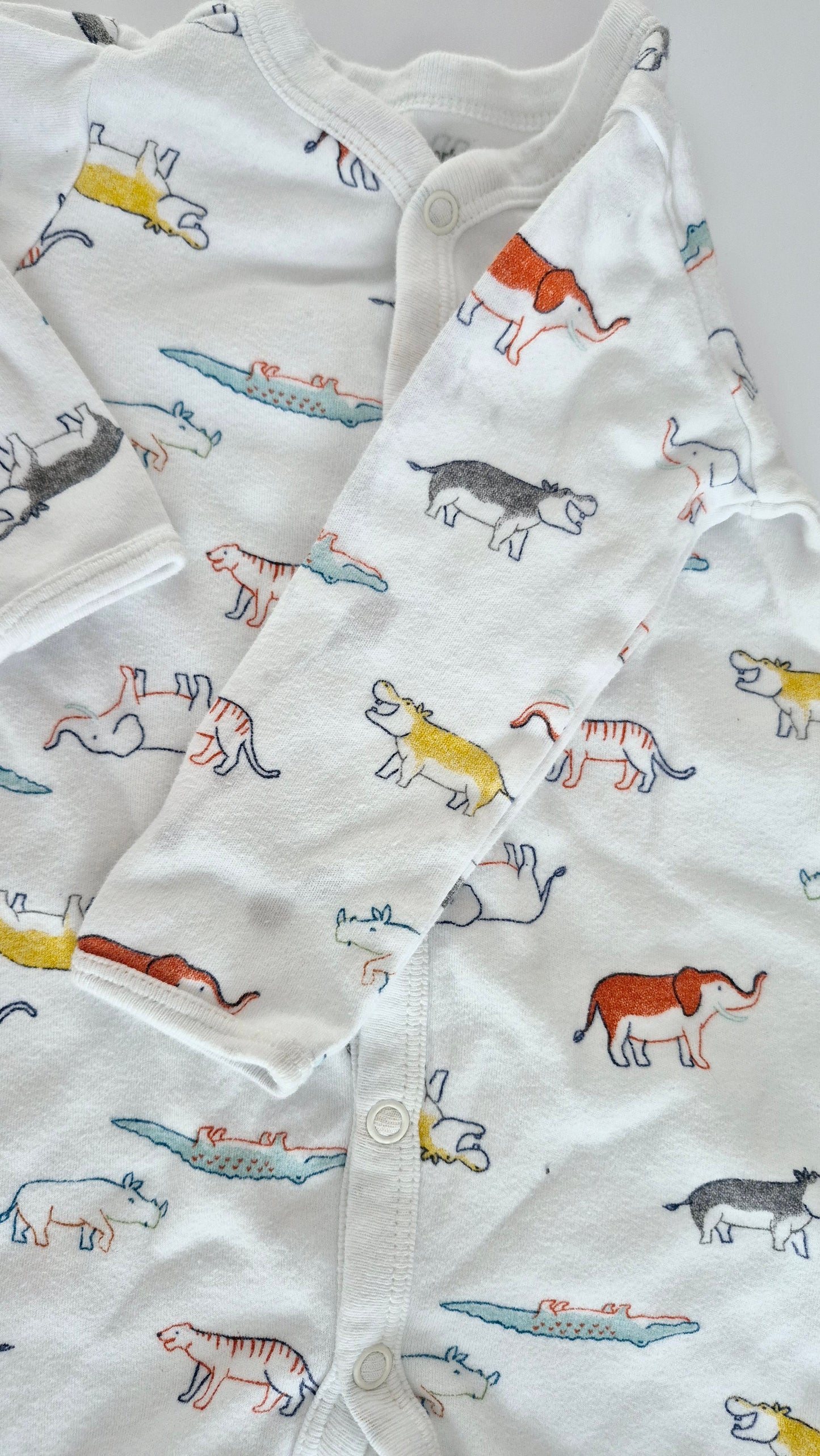 Pyjama 9 mois Carter's (Imparfait voir photo)