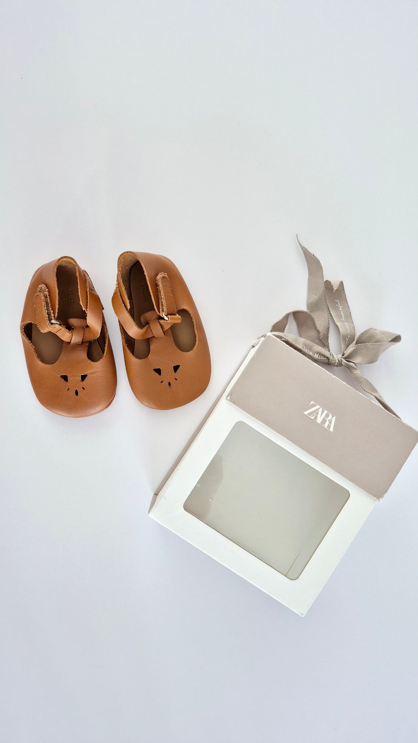 Chaussons Zara Pointure 6-9 mois Porté 1x pour Photo