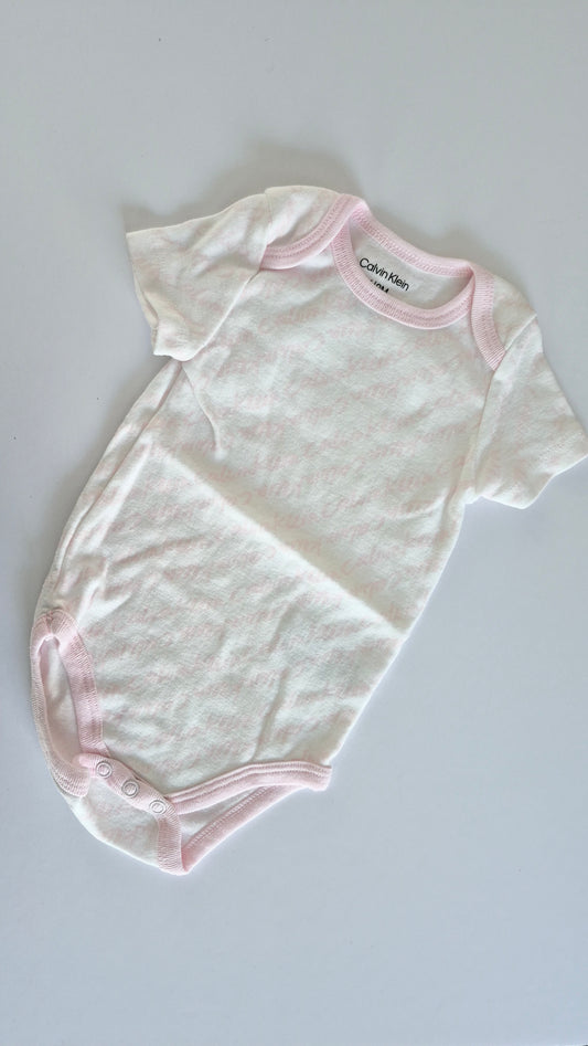 Cache Couche 6-9 mois Calvin Klein