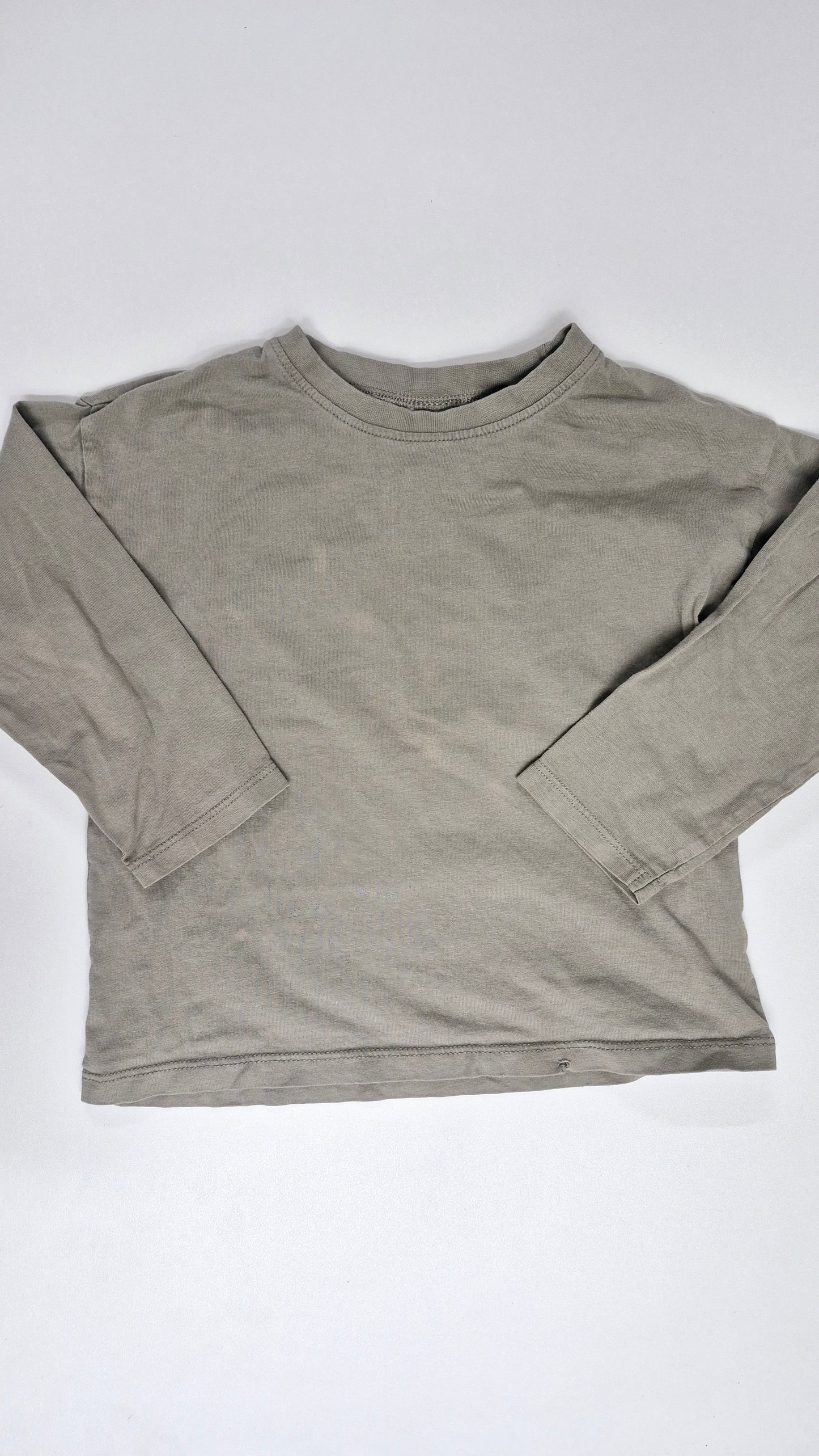 Chandail 2-3T Zara (imparfait voir photo)