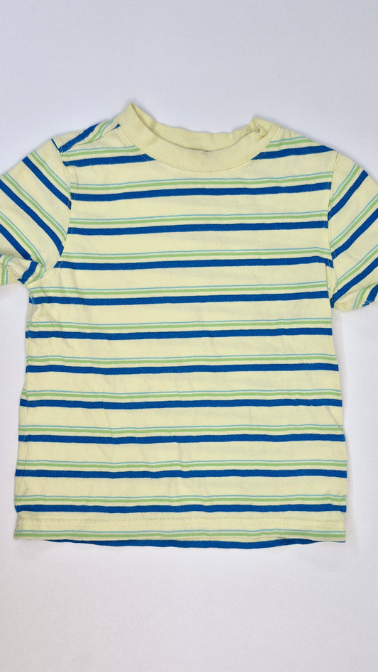 Chandail 4T Old Navy (Imparfait léger Imparfait au collet)