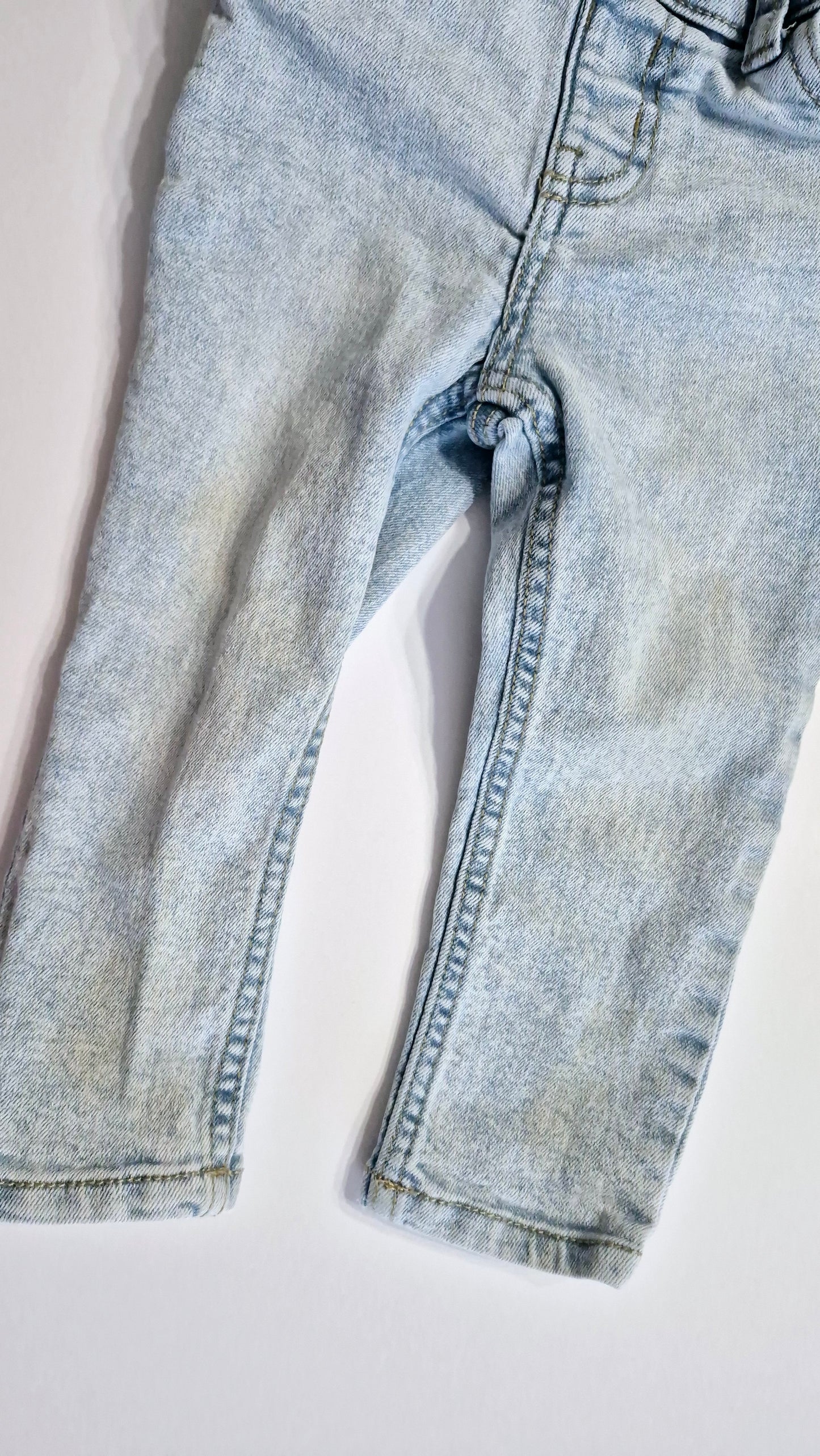 Pantalon 18 mois OshKosh (Imparfait voir photo)