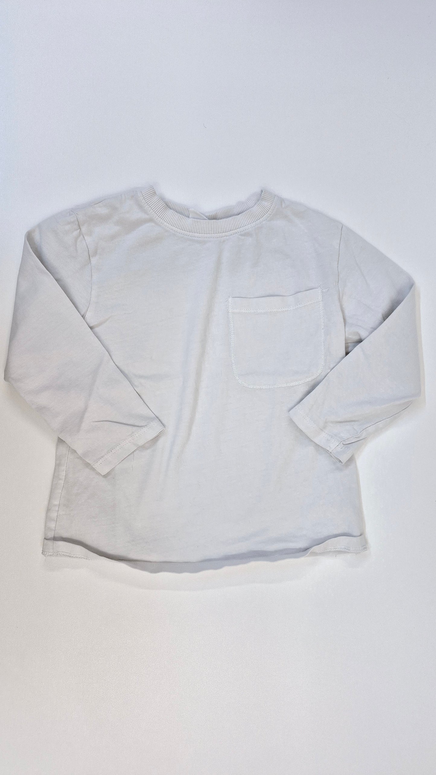 Chandail 3-4T Zara (Imparfait voir photo)