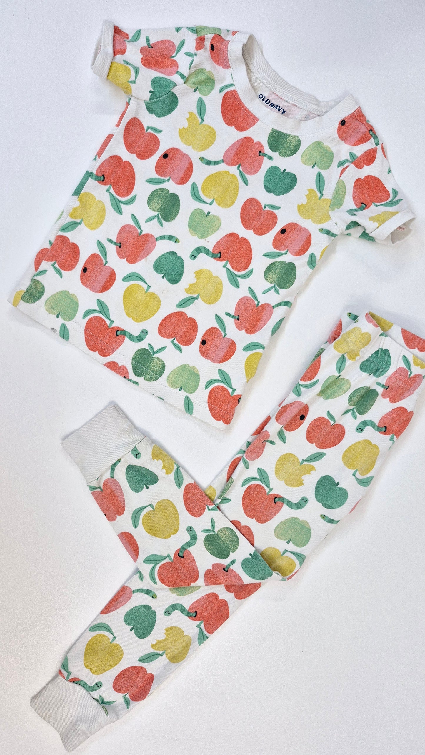 Pyjama 3T Old Navy (Mini tache pale su collet ne paraît pas sur photo)