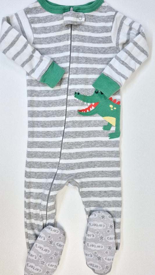 Pyjama 12 mois Carter's (Imparfait léger voir photo)