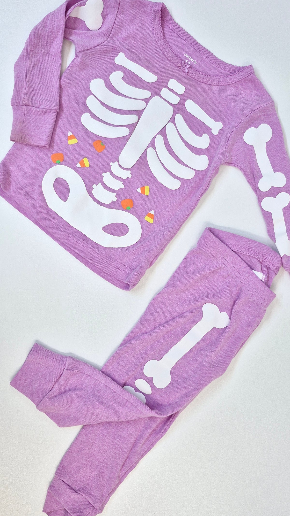 Pyjama 12 mois Carter's (Imparfait tache bouts des manches)