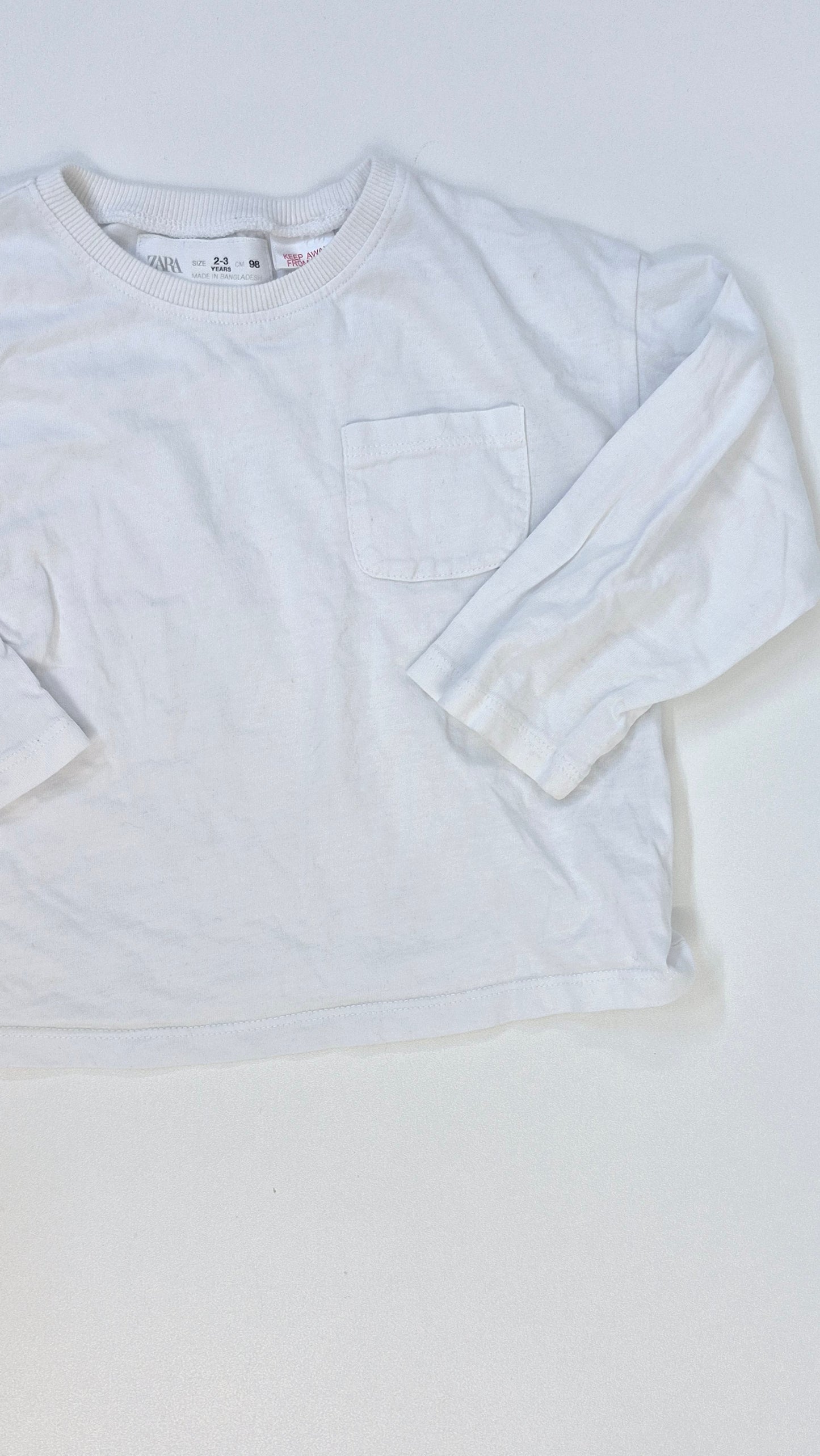 Chandail 2-3T Zara (imparfait léger voir photo)