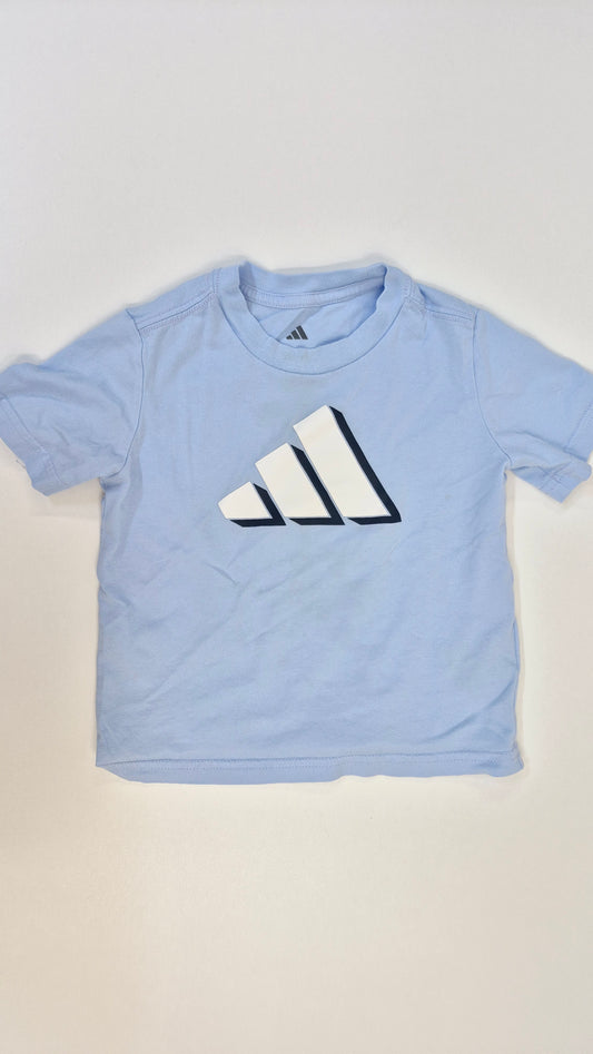 Chandail 2T Adidas (Imparfait léger voir photo)