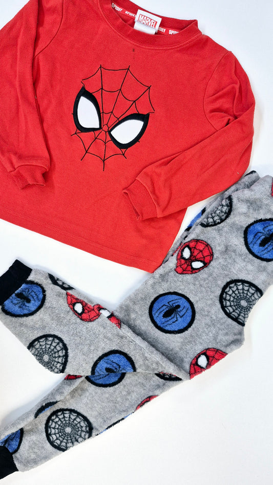 Pyjama 4-5T Marvel (Imparfait voir photo)