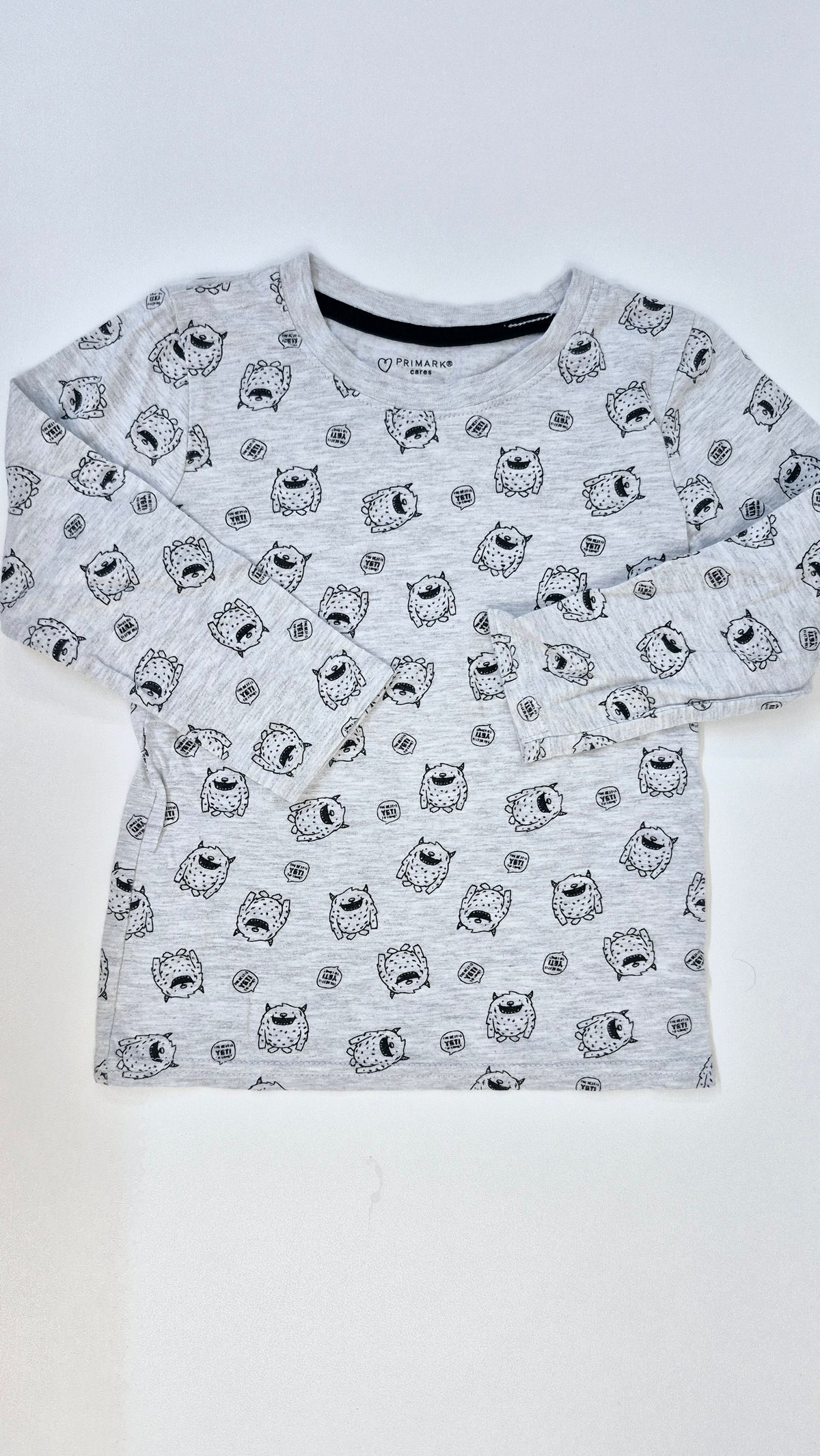 Chandail 24-36 mois Primark (Imparfait leger au collet ne paraît pas sur photo)