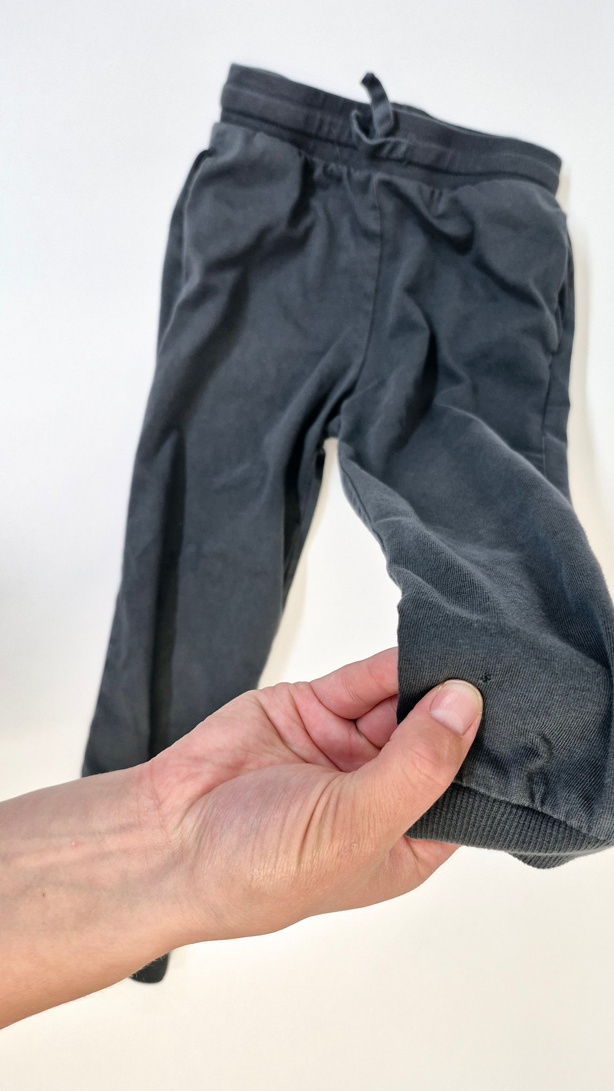 Pantalon 6-7A H&M (mini trou)