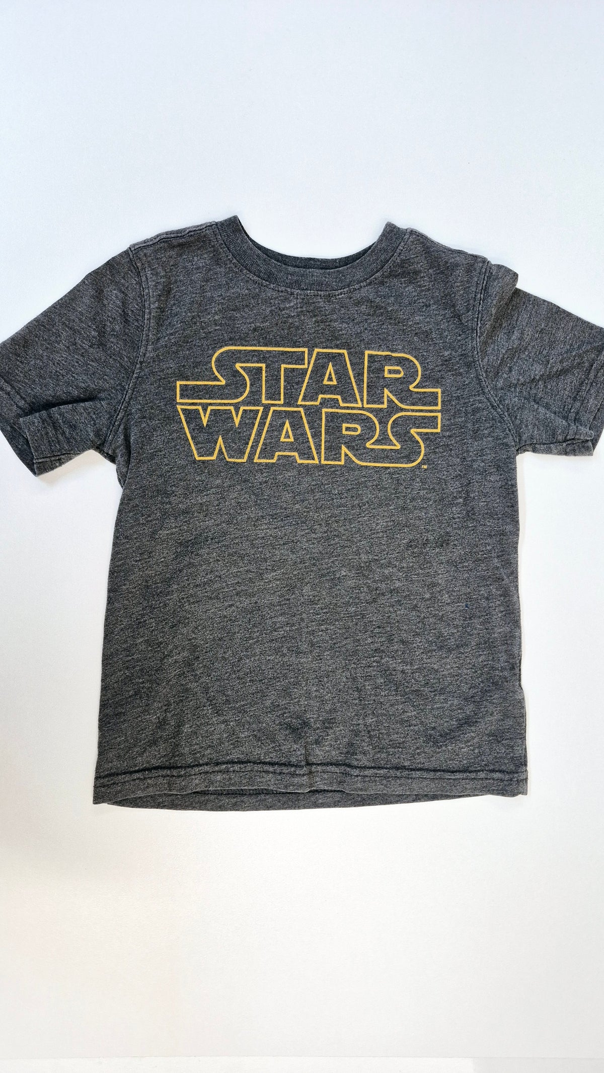 Chandail 4T Old Navy (Imparfait mini trace de crayon)
