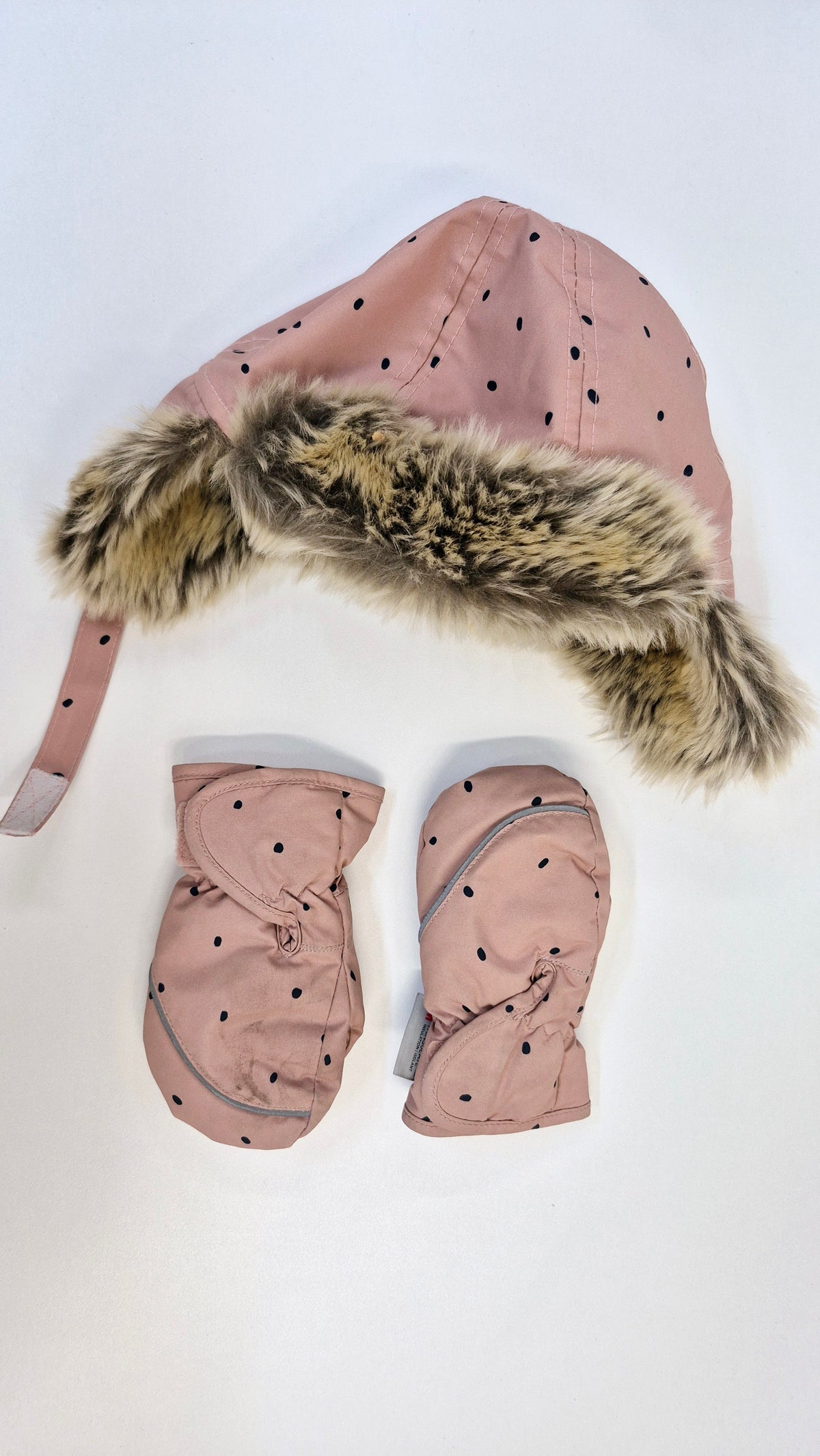 Ensemble Tuque 6-12 mois H&M (Imparfait tache sur mitaine)