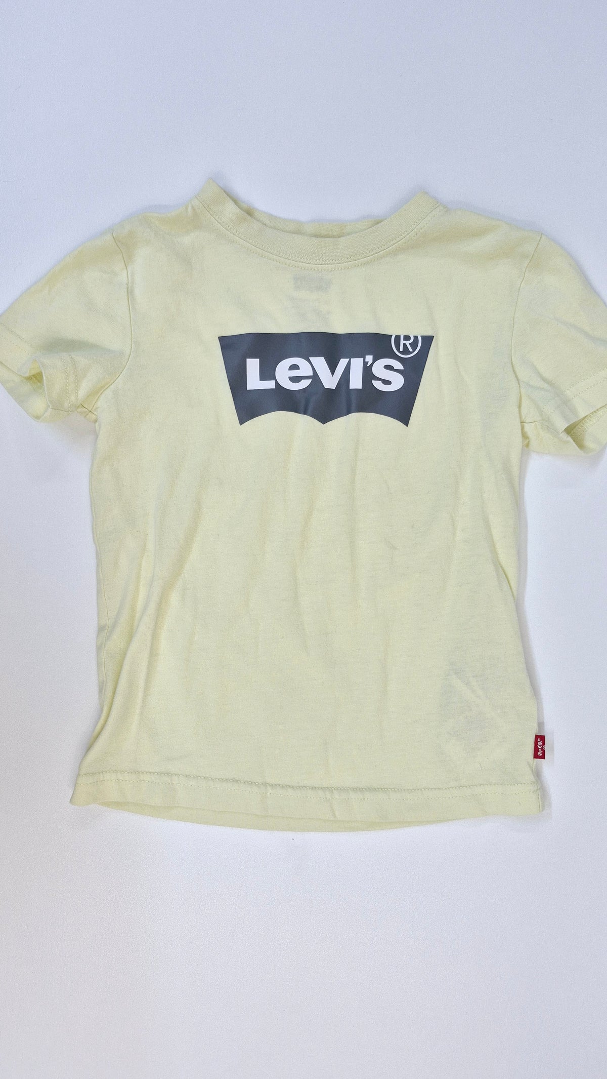 Chandail 4T Levis (Imparfait voir photo)