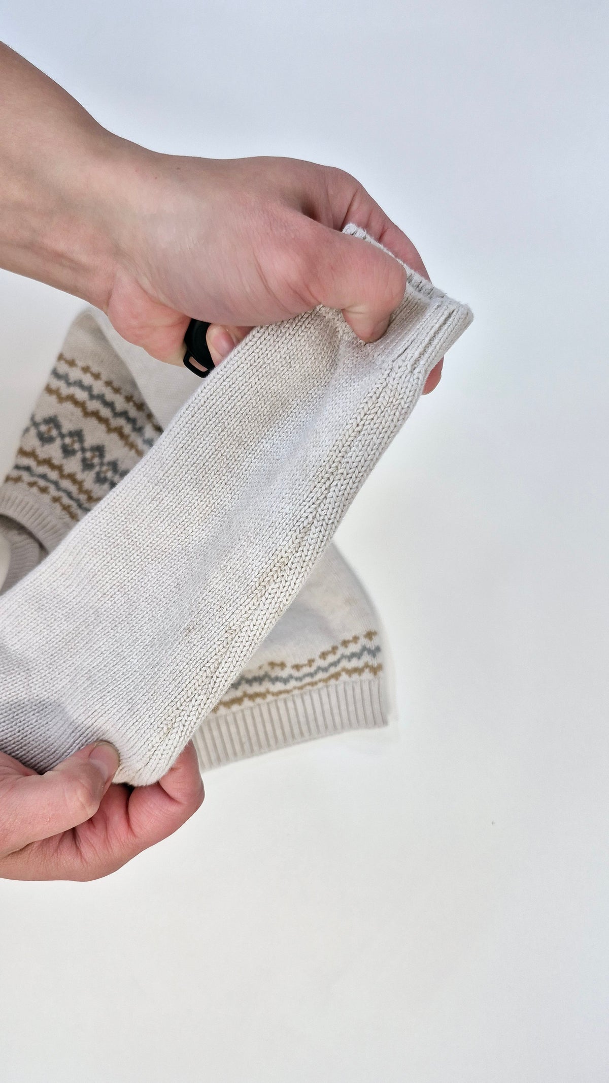 Chandail Tricot 5T Carter's (Imparfait léger voir photo)