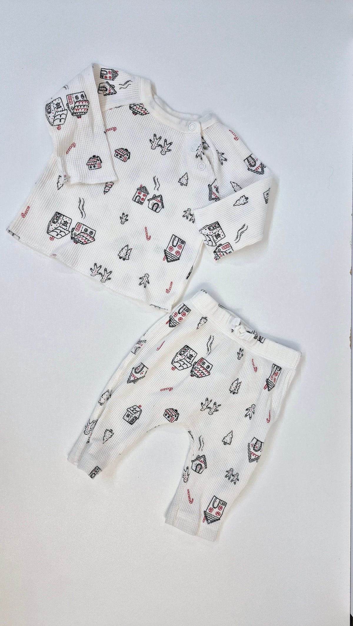 Pyjama 3 mois Carter's (Imparfait tres leger au collet)
